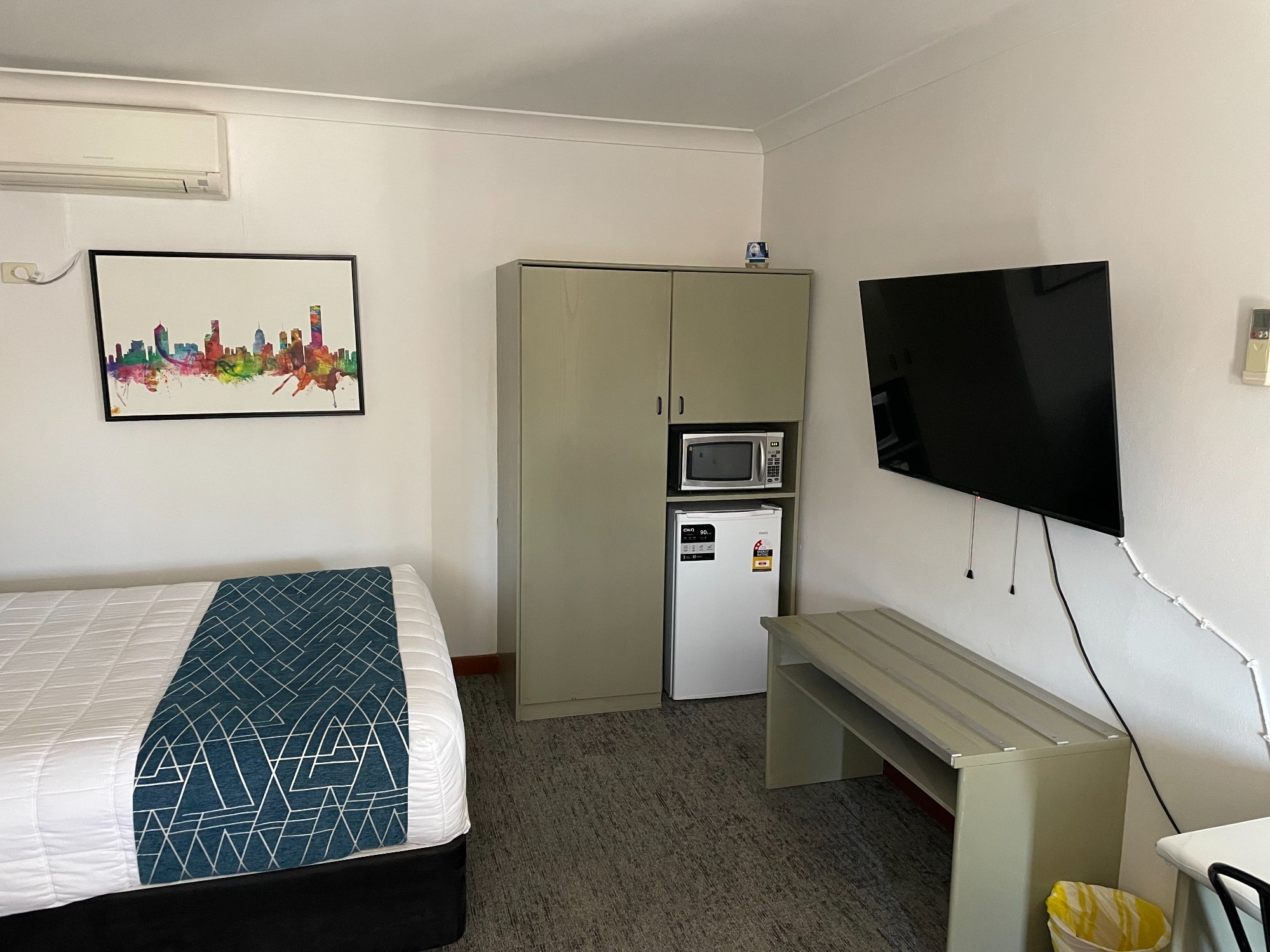 Queen Deluxe Room