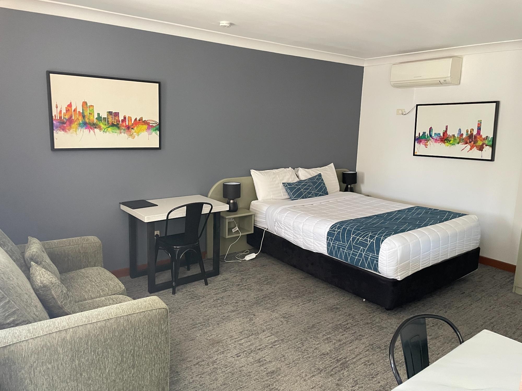 Queen Deluxe Room