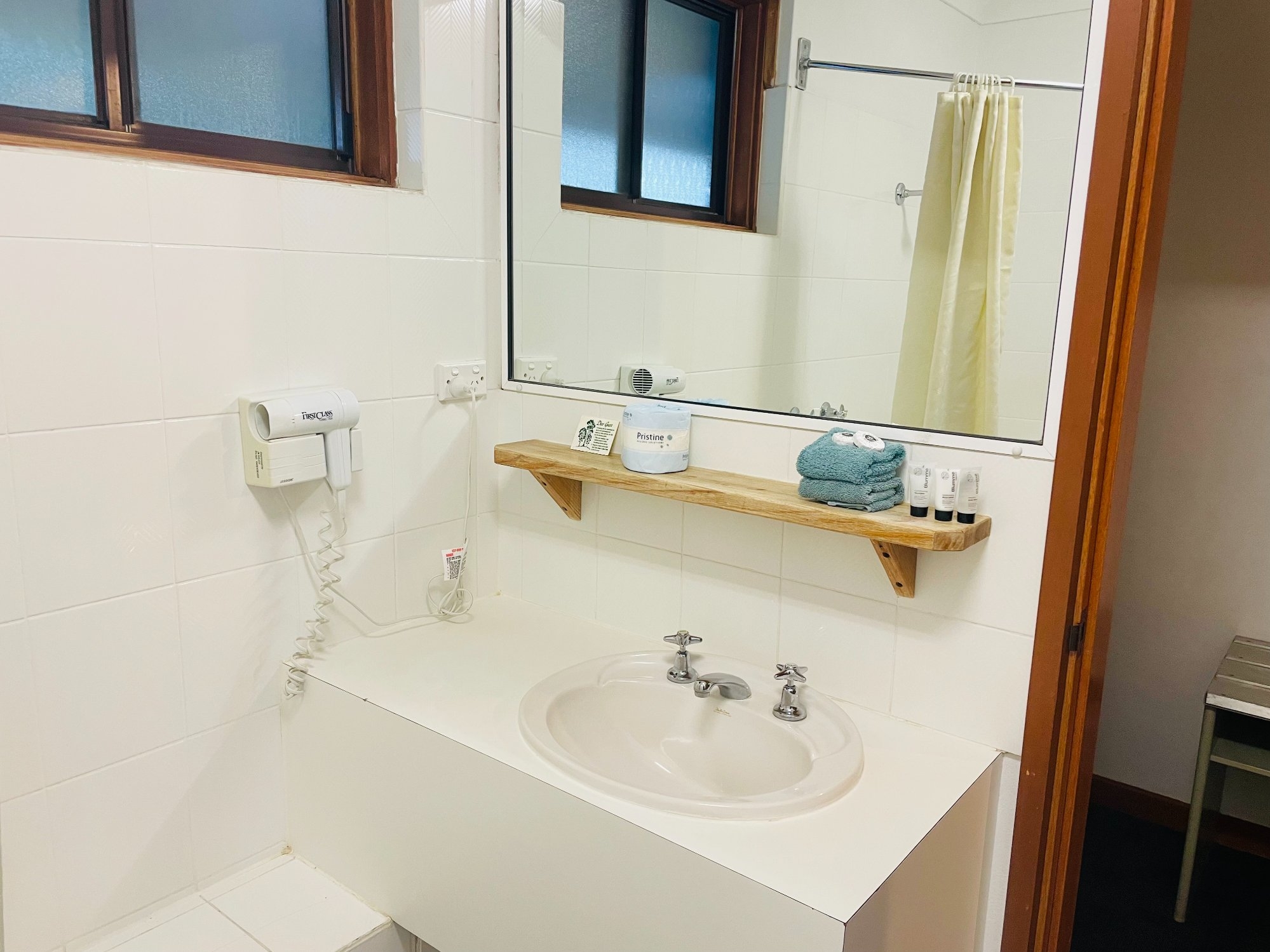 Deluxe Spa Room