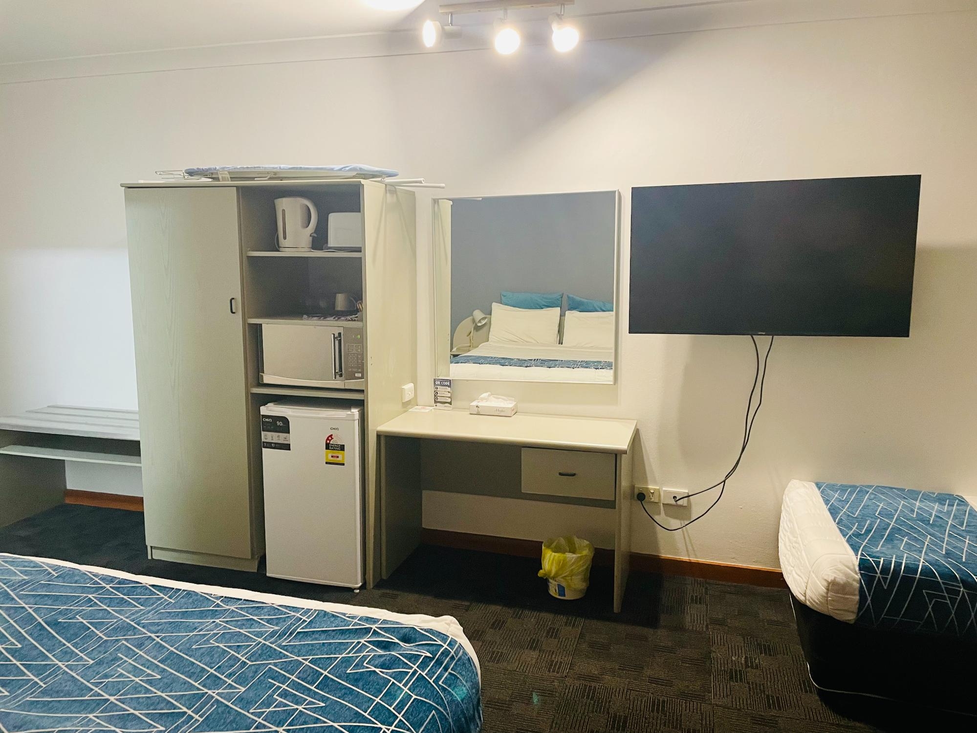 Deluxe Spa Room