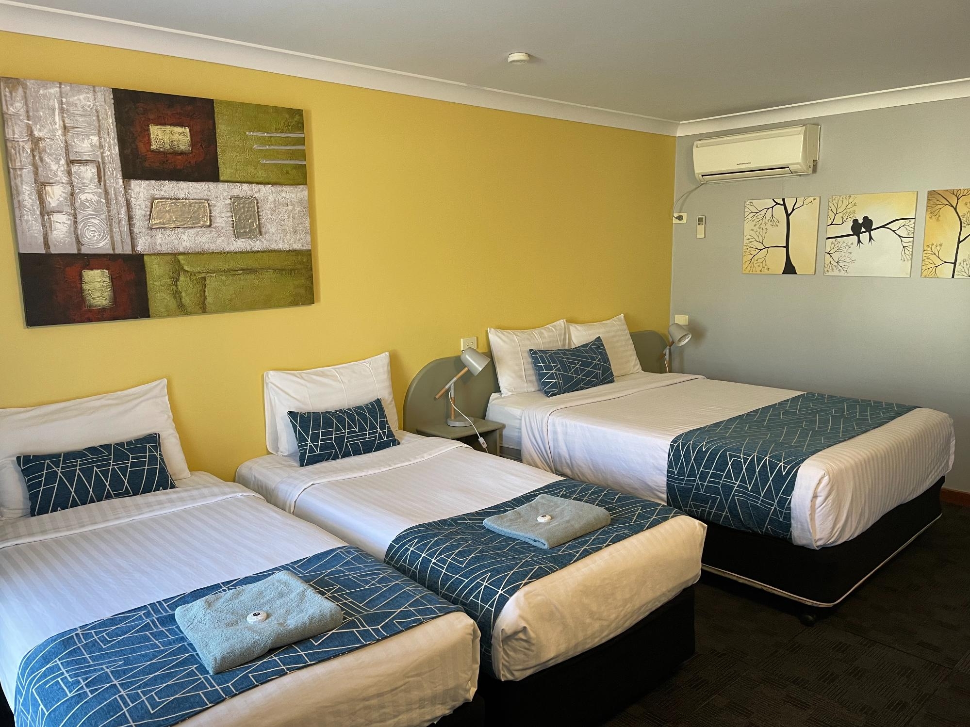Triple Room