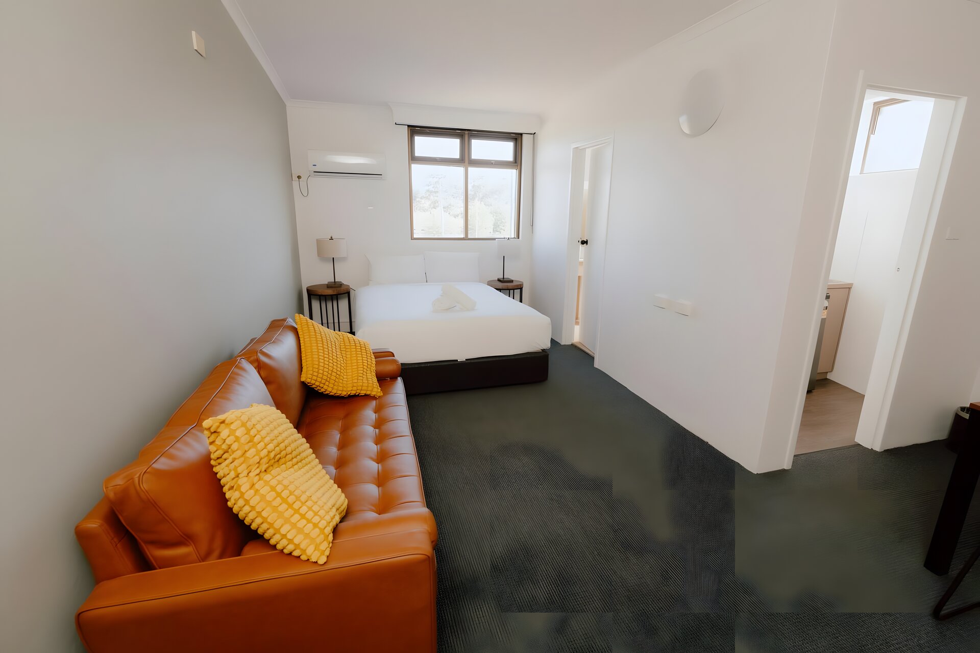 Queen Room With Kitchen