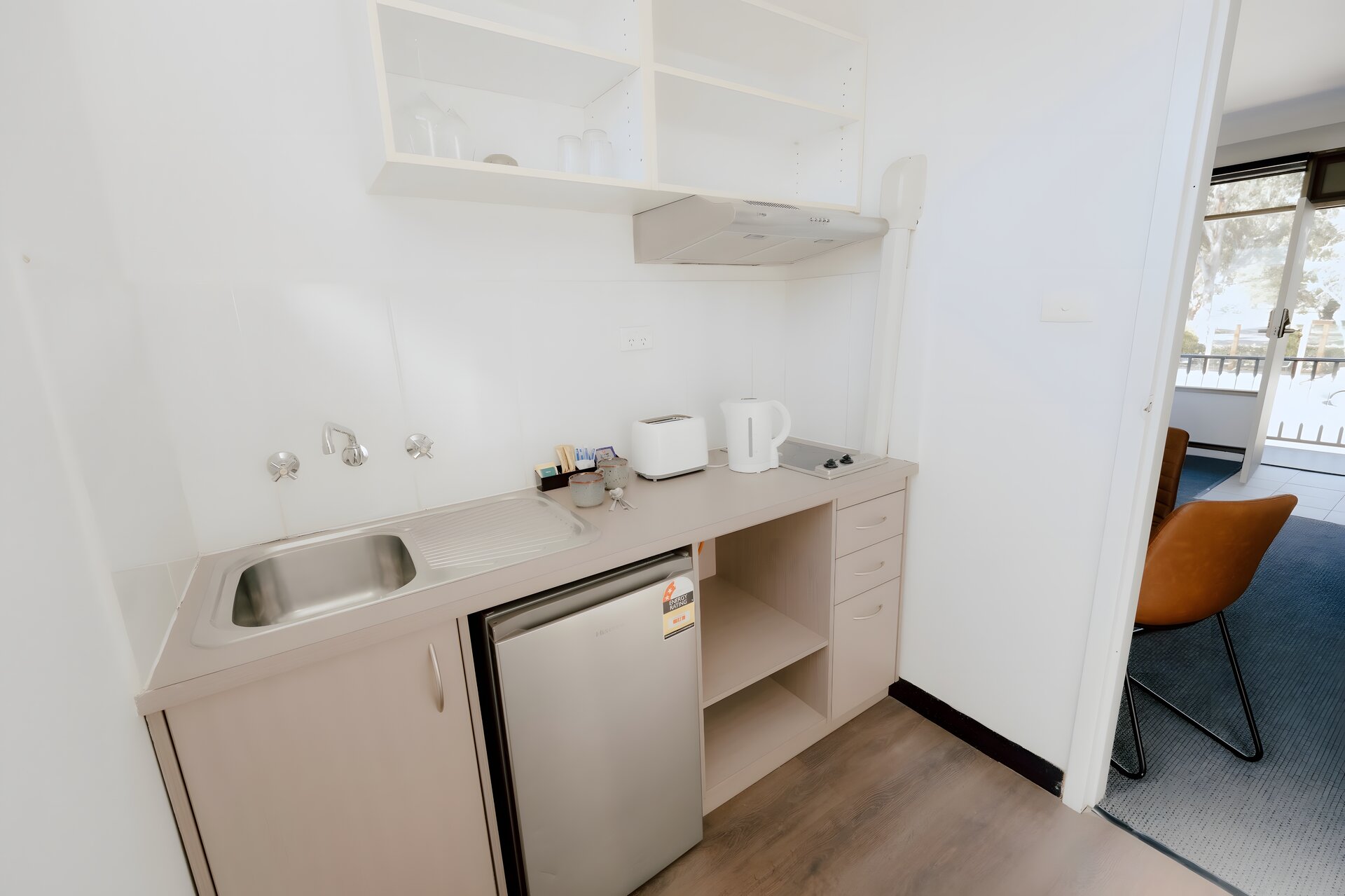 Queen Room With Kitchen