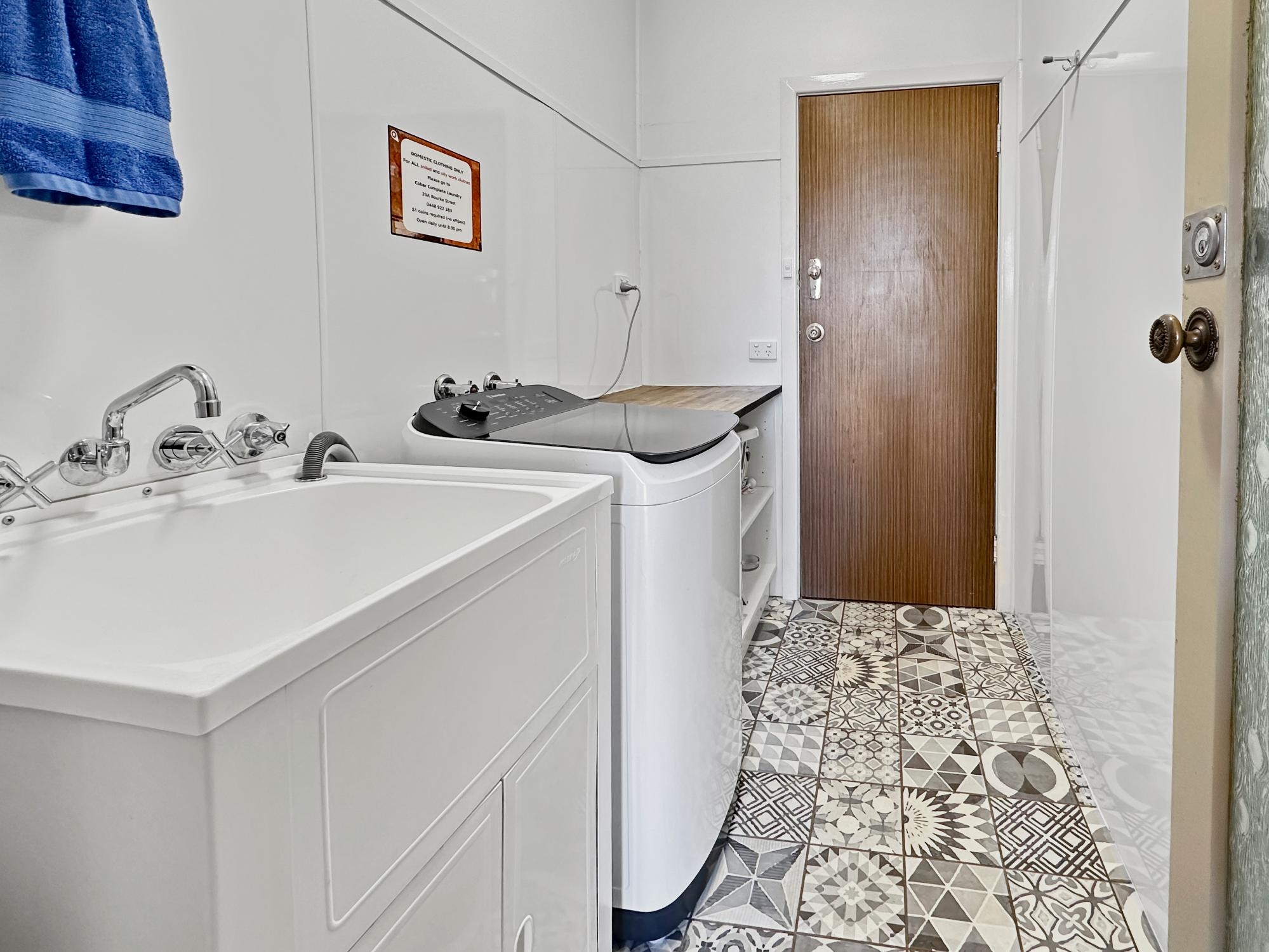 Flat On Becker (1-2 Nights)