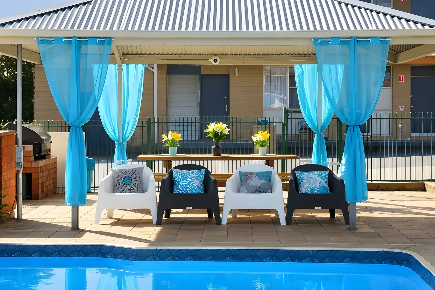 Country Gardens Motel