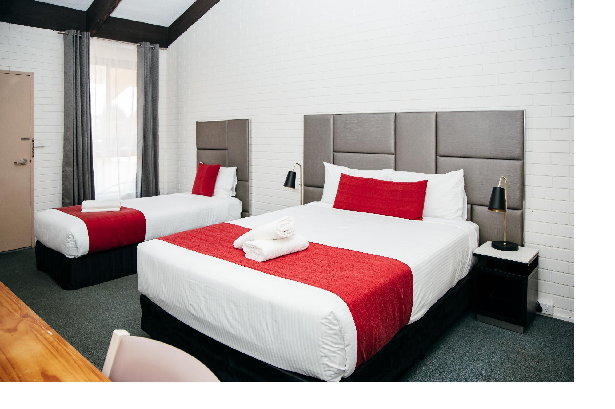 Queen And Single Twin