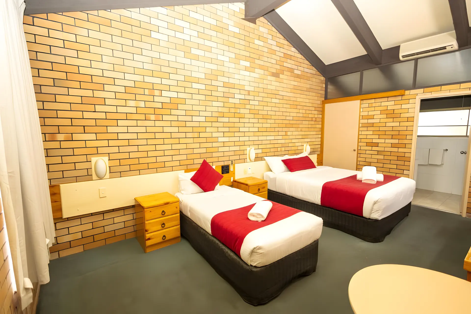 All Travellers Motor Inn