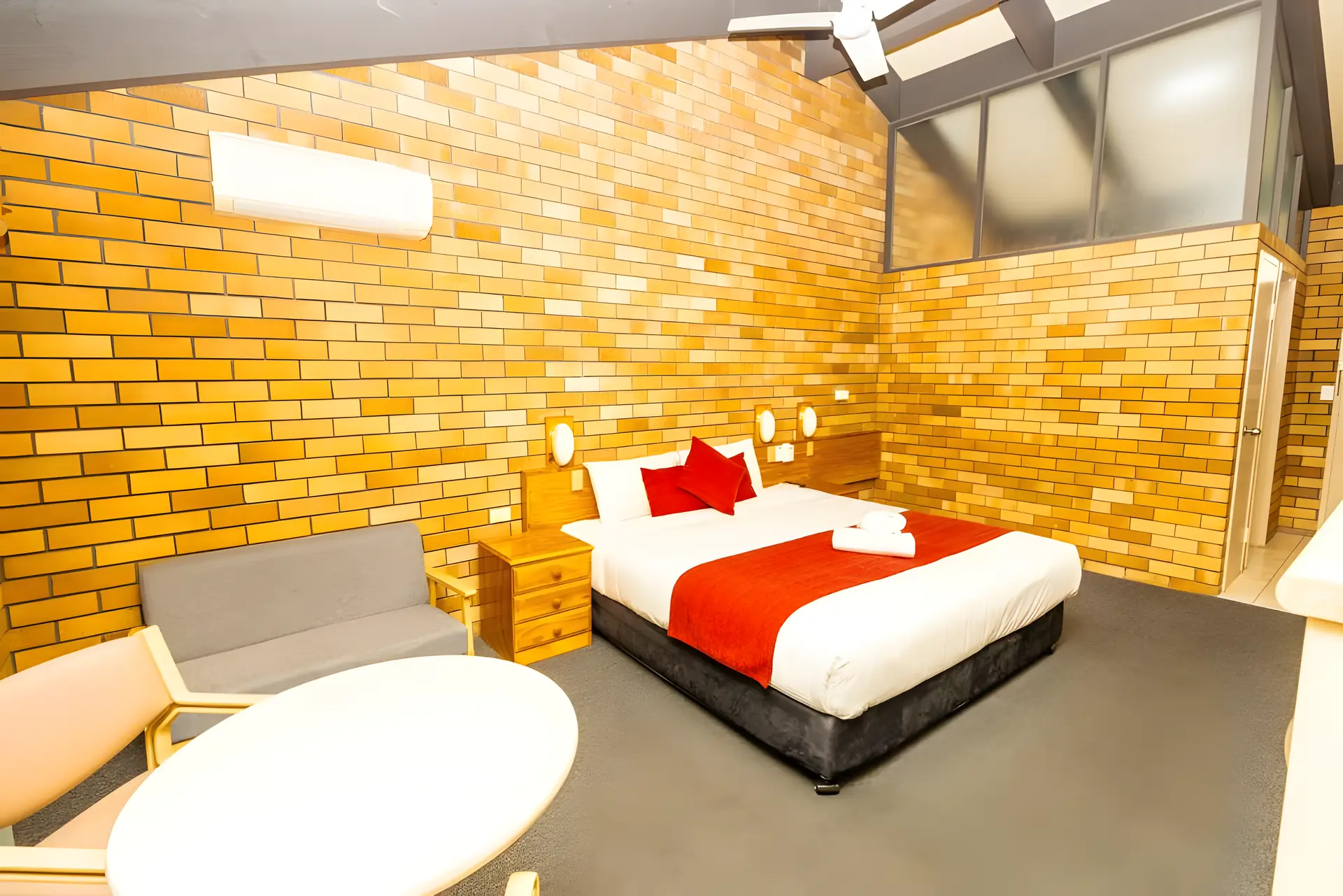 All Travellers Motor Inn