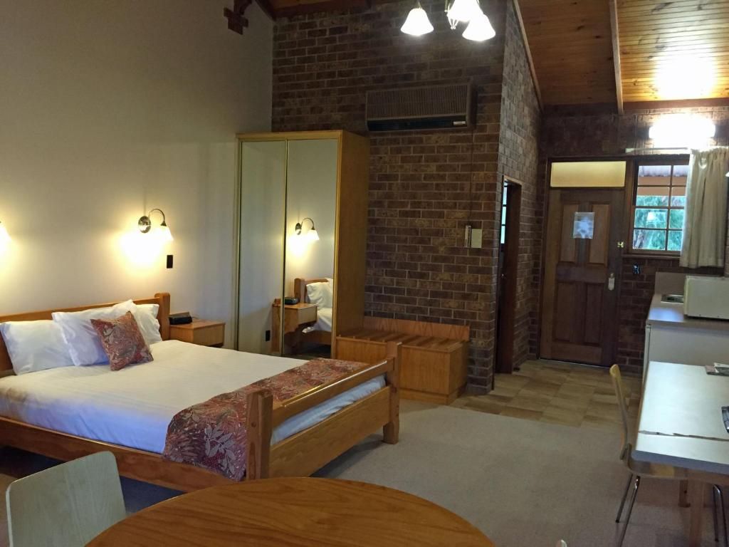 Standard Suite - Single