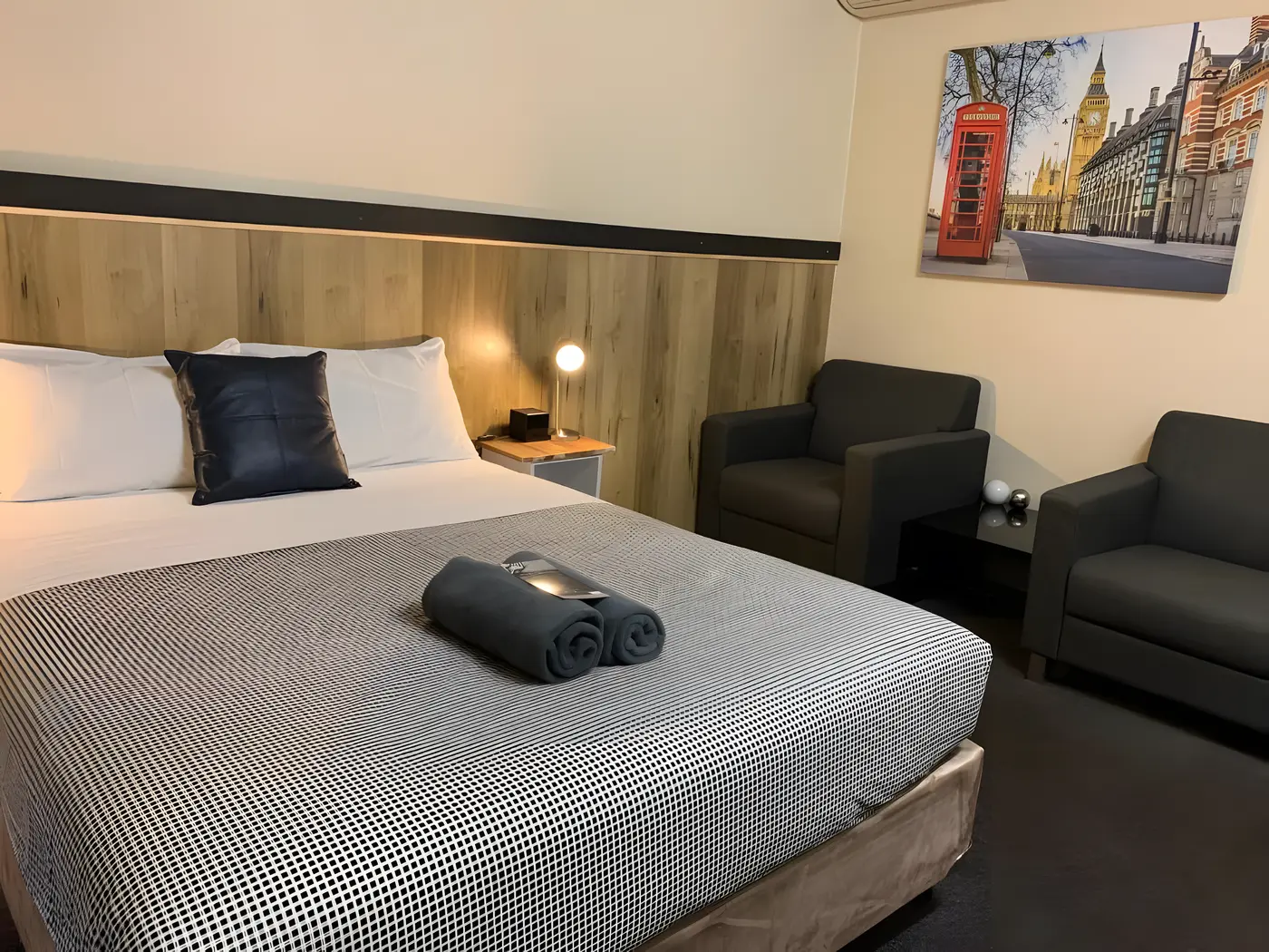 Deluxe Queen Room