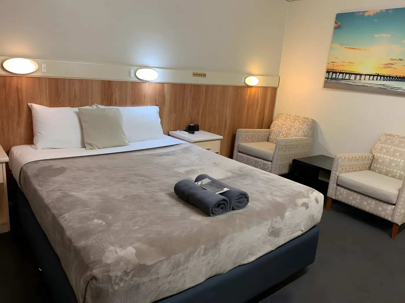 Deluxe Queen Room