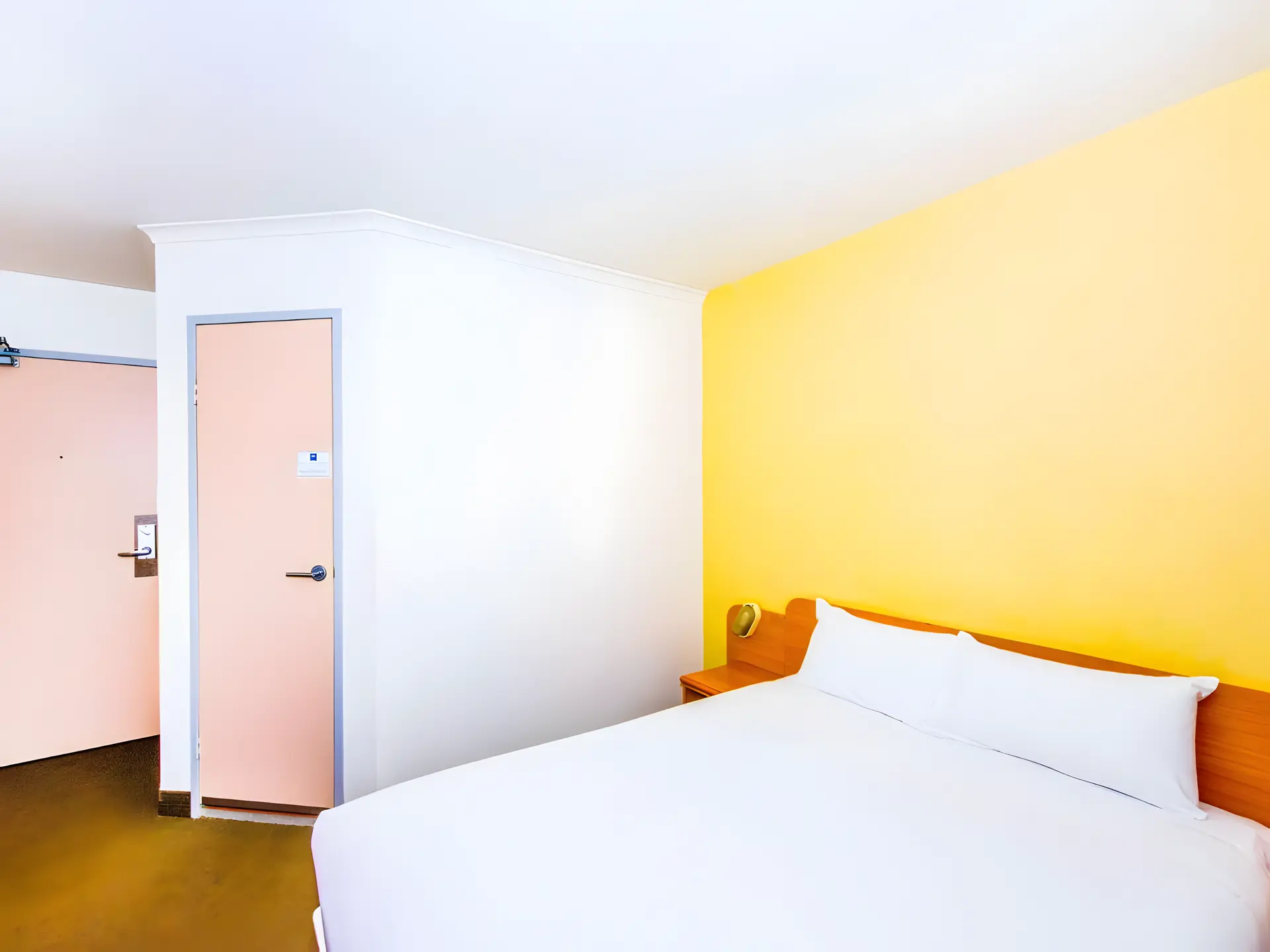 Standard Queen Room