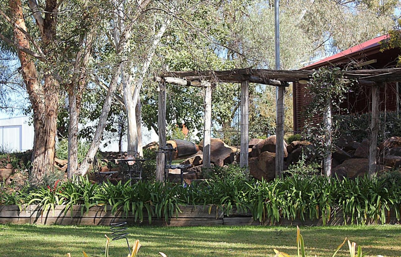 Outback Cellar & Country Cottage