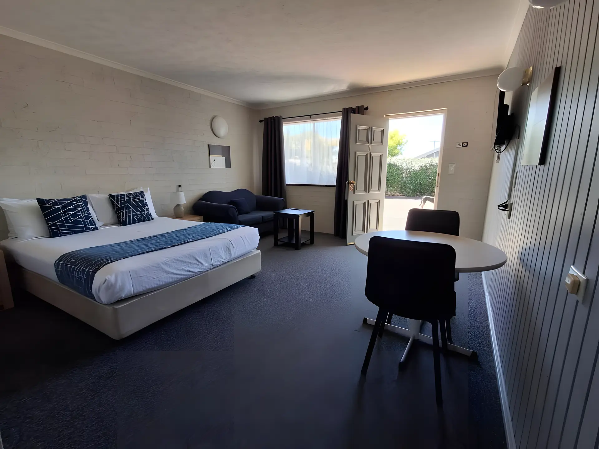Executive Queen Room
