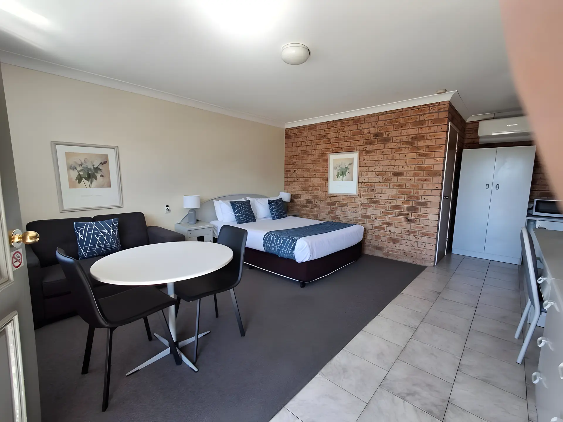 Executive Queen Room