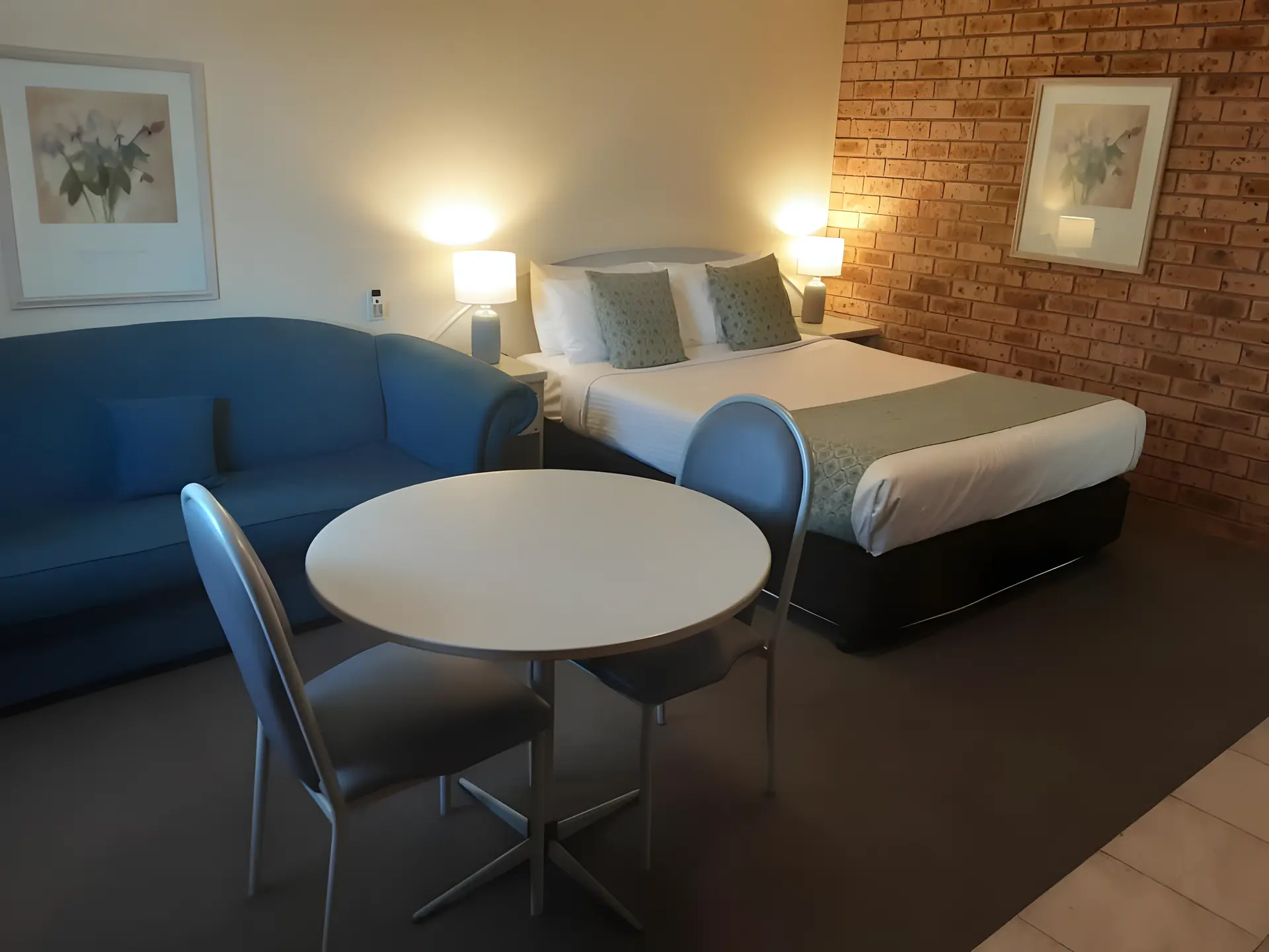 Standard Queen Room