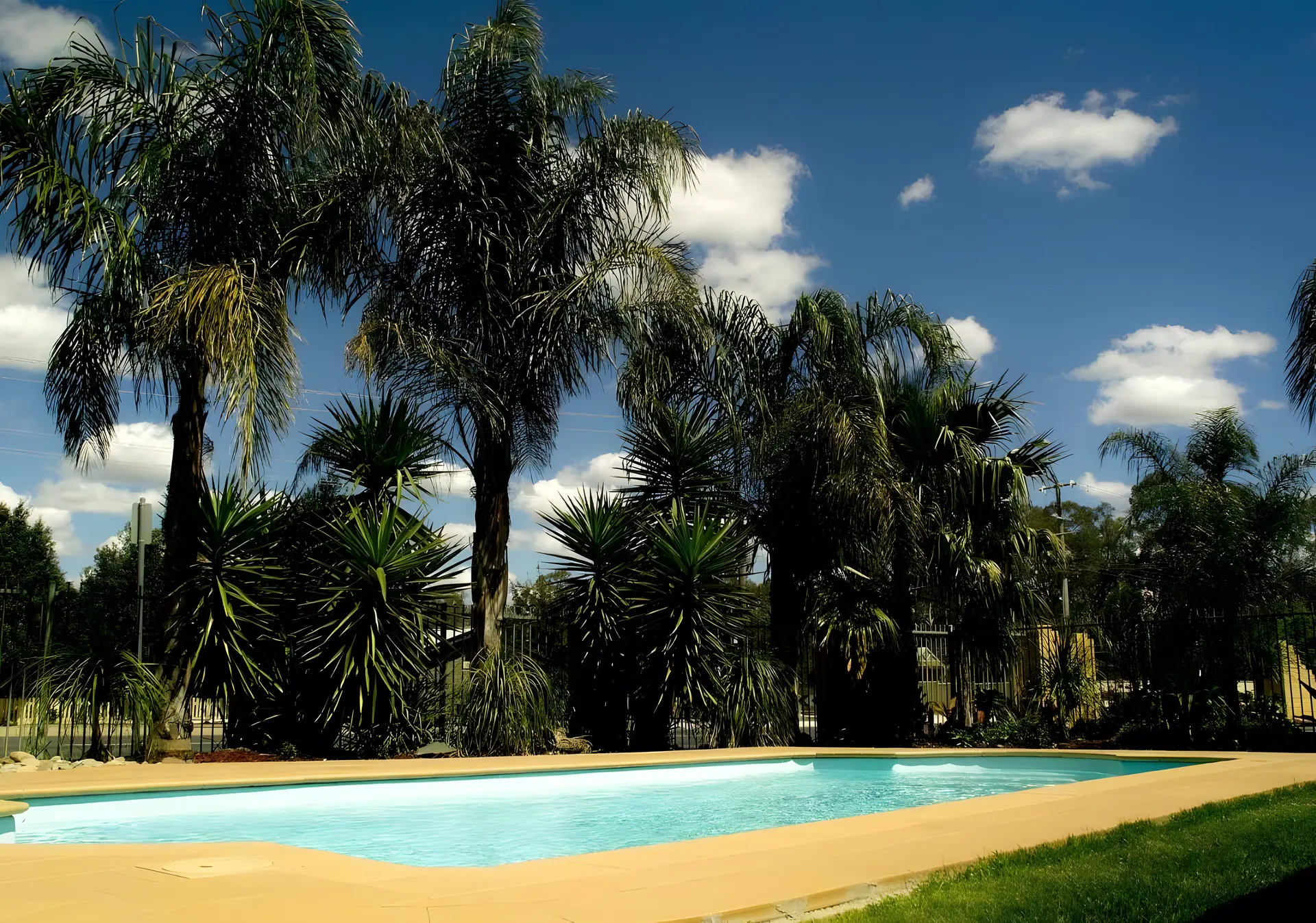 ECHUCA MOTEL & RESORT