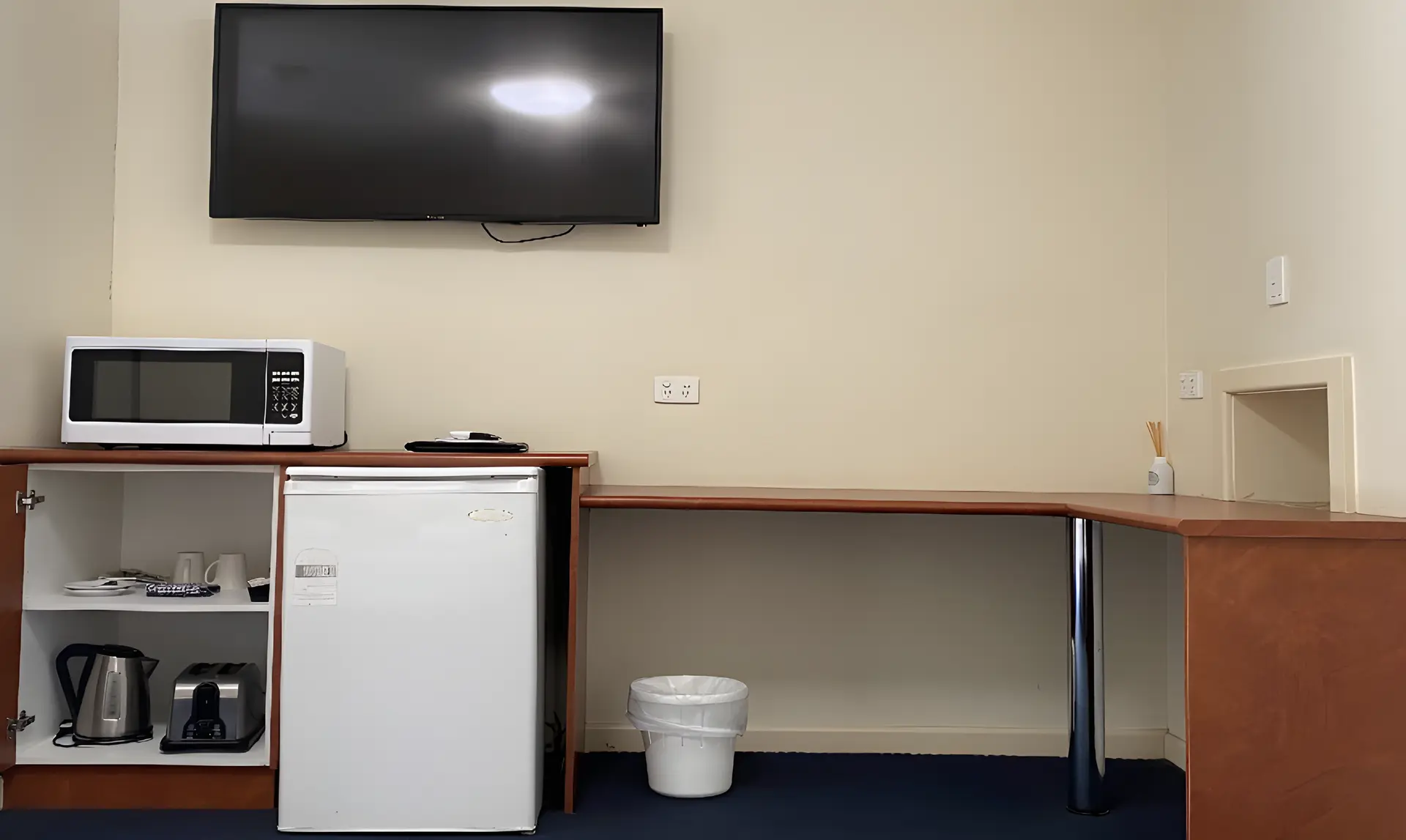 Double/Queen Room