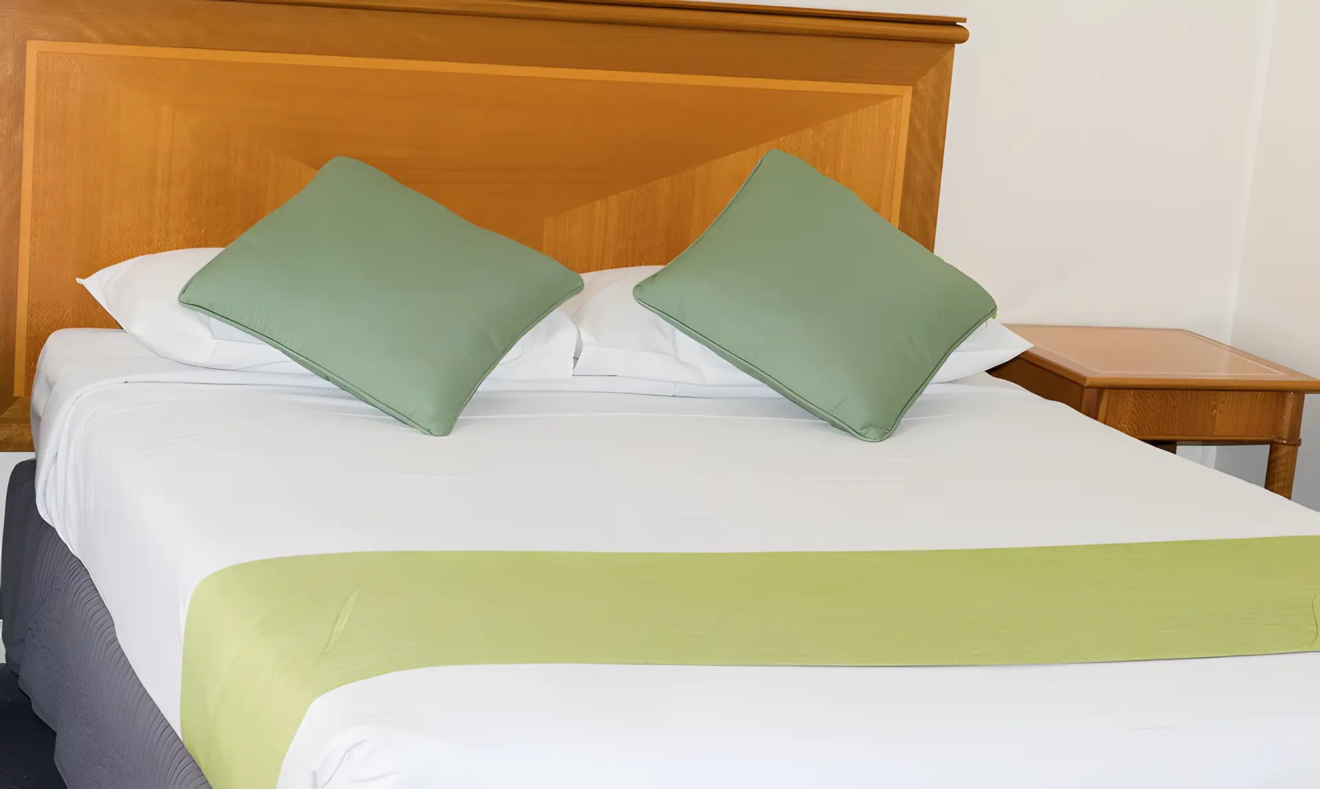 Double/Queen Room