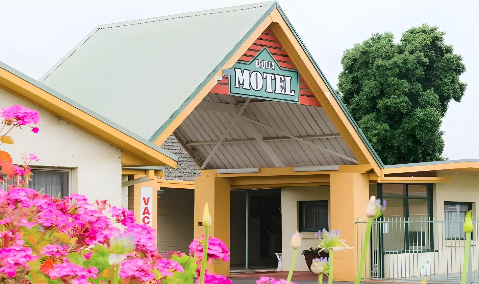 ECHUCA MOTEL & RESORT