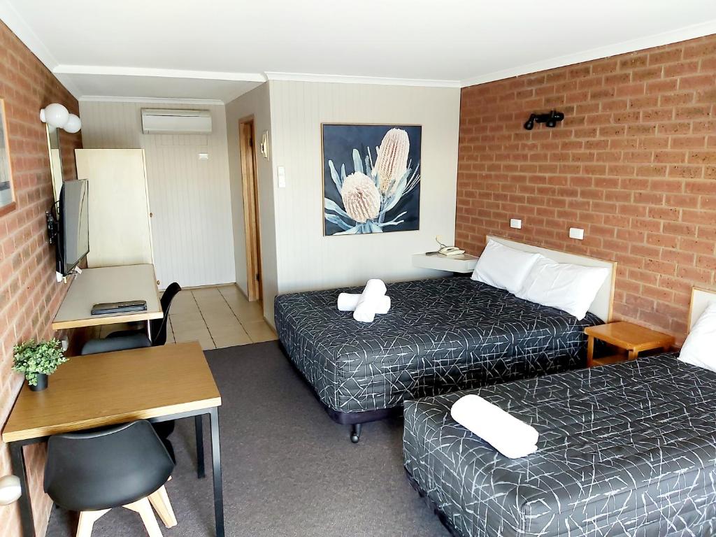 Country Mile Motor Inn