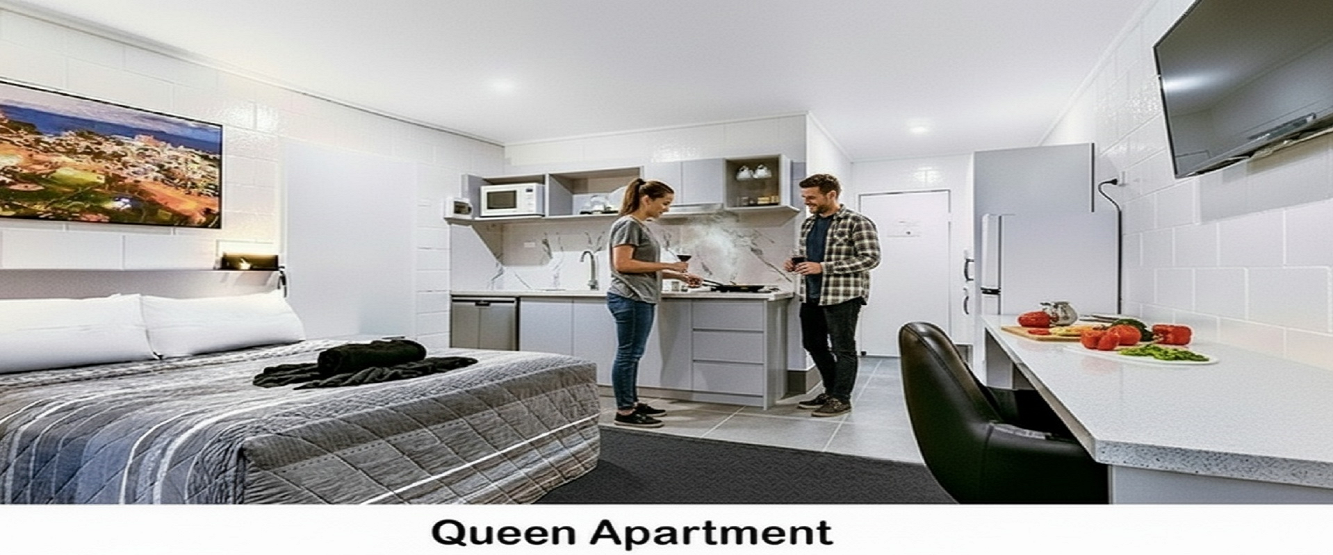 Aaron Motel Gladstone Book Direct and Save