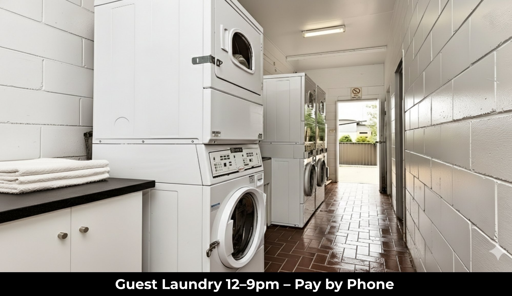 Aaron Motel Gladstone Book Direct and Save