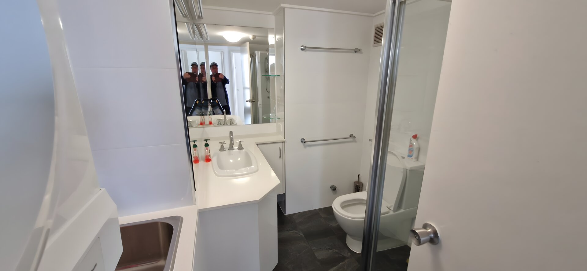 S321 Three-Bedroom Apartment Esplanade