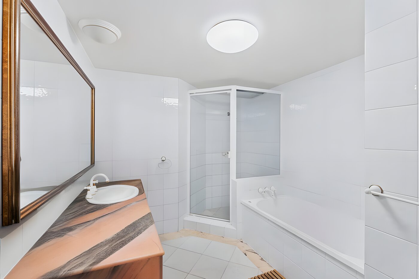 S321 Three-Bedroom Apartment Esplanade