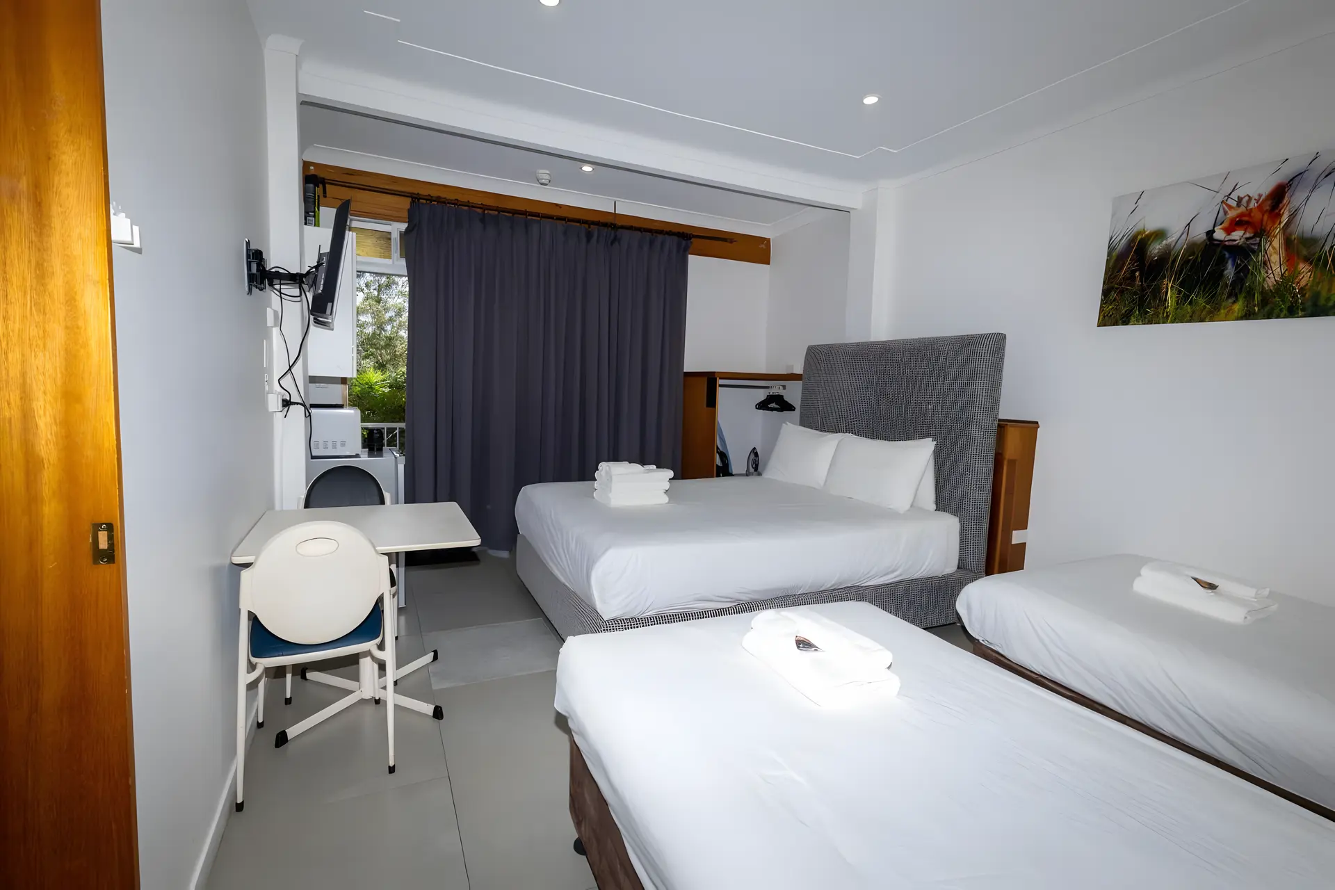 Queen + 1 Double + 1 Single Ensuite Room