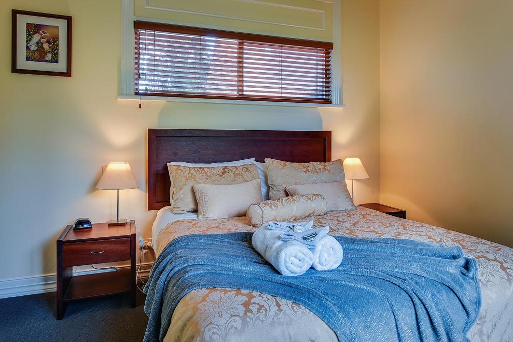 Two Bedroom, Two Bathroom Cottage