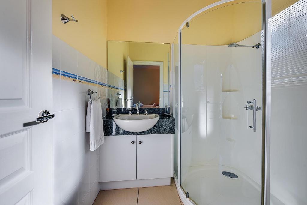Two Bedroom, Two Bathroom Cottage