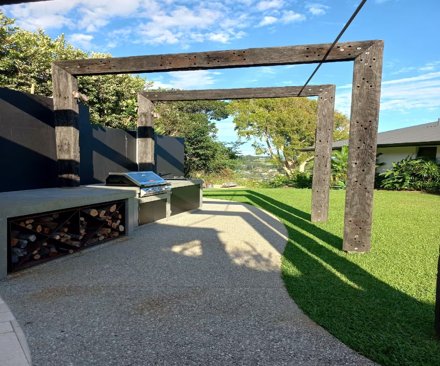 Exclusive use weekly rate - Wave Hill and Pool House