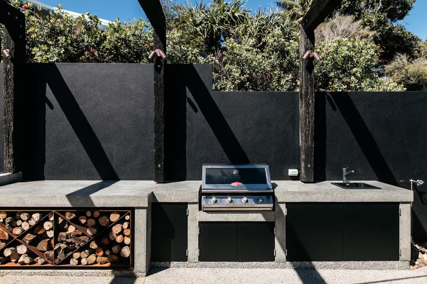 Exclusive use - Wave Hill and Pool House