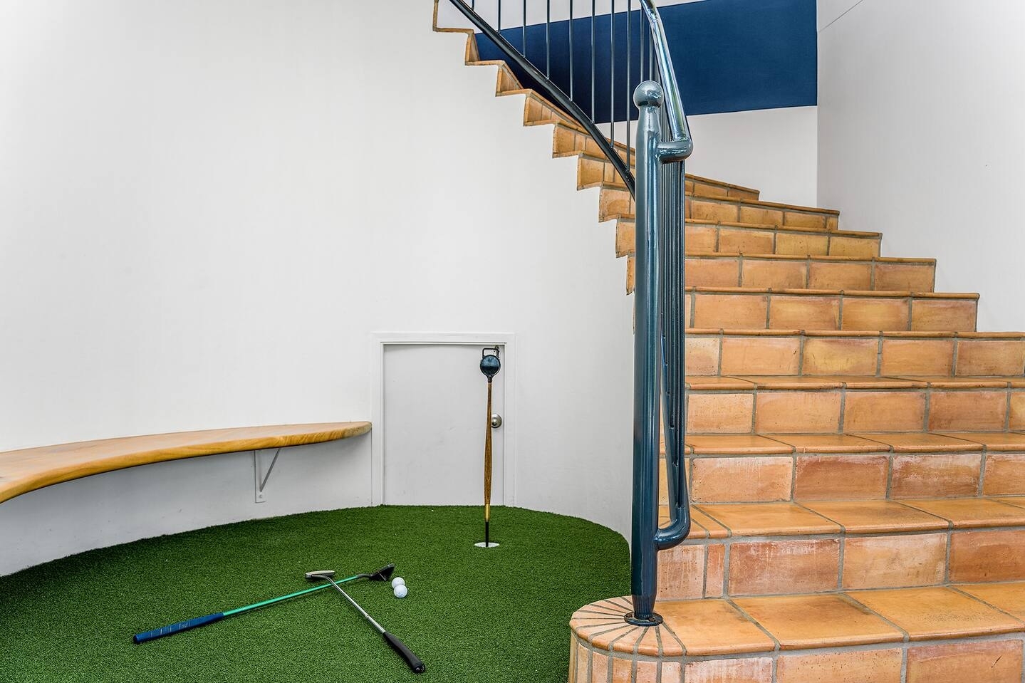 Exclusive use - Wave Hill and Pool House