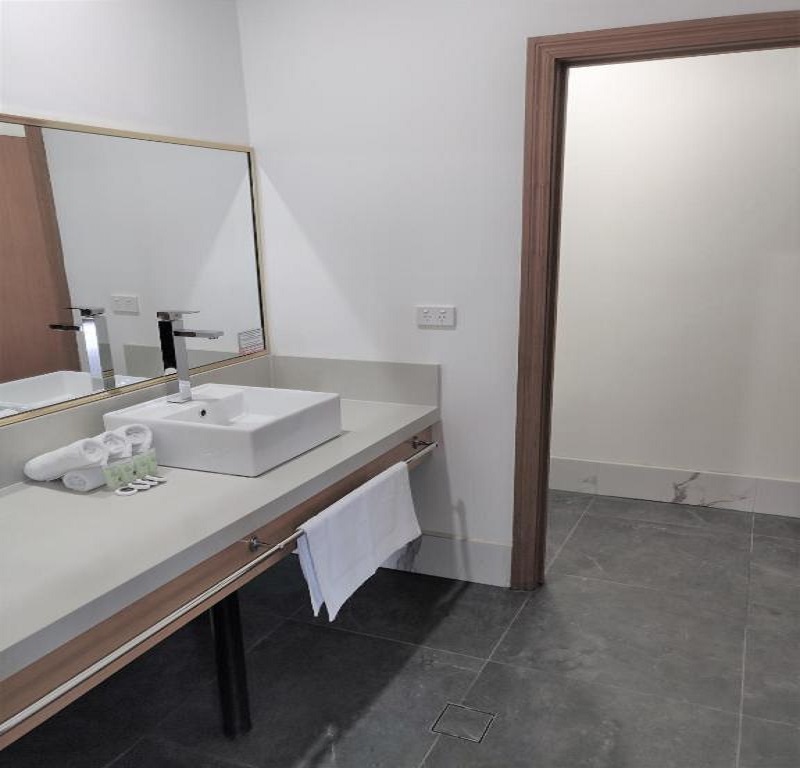 GROUND-FLOOR TWIN ROOM