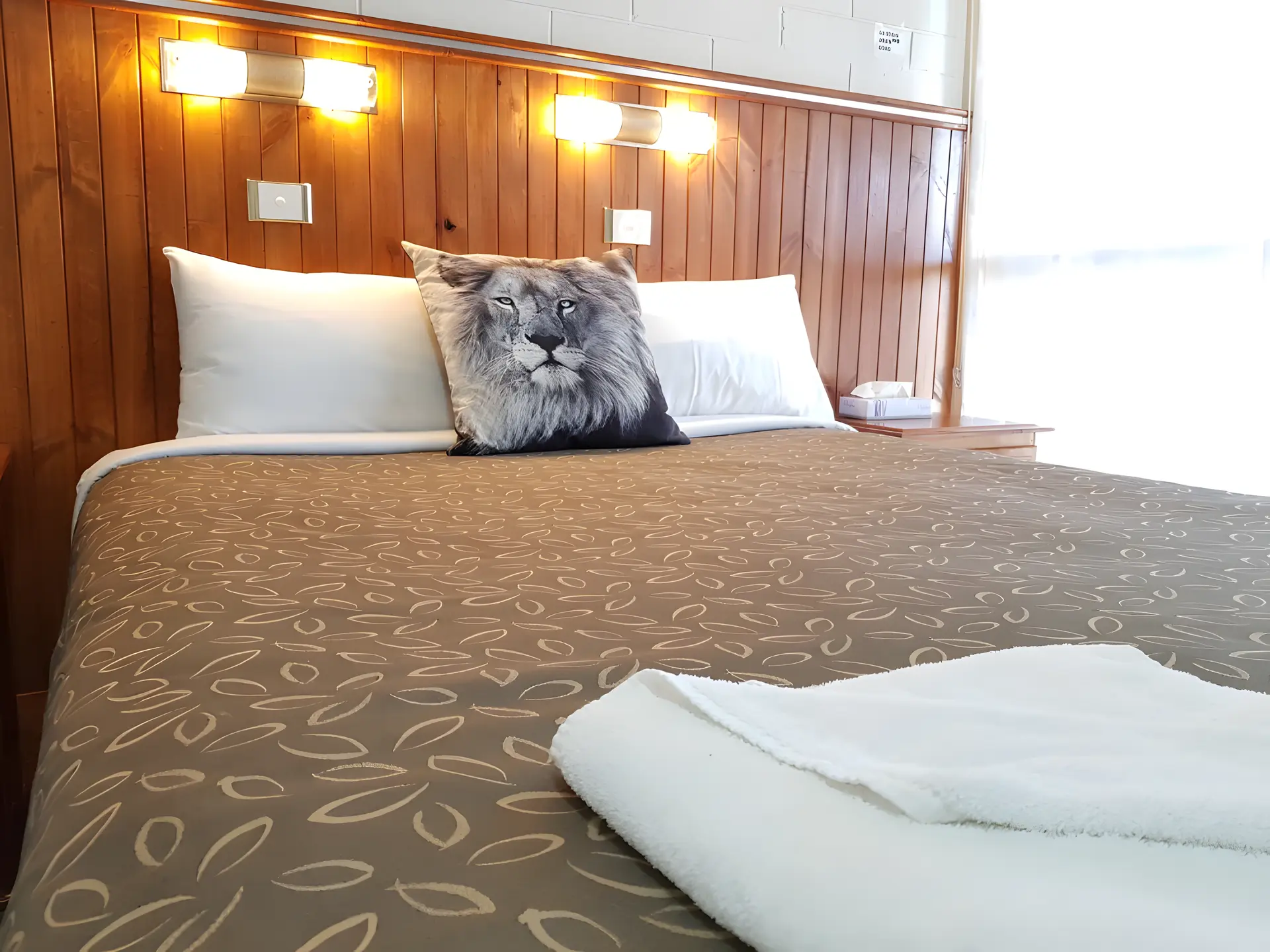 Budget Queen Room Upstairs