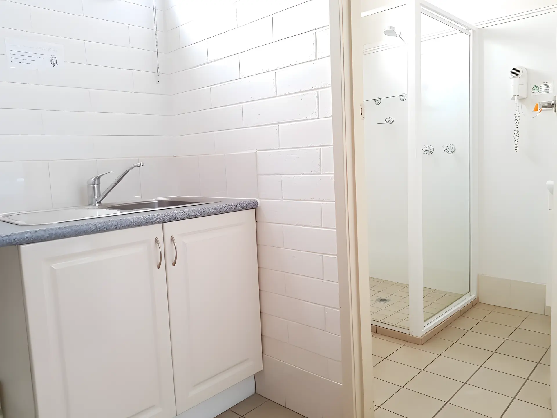 Deluxe Queen with Kitchenette