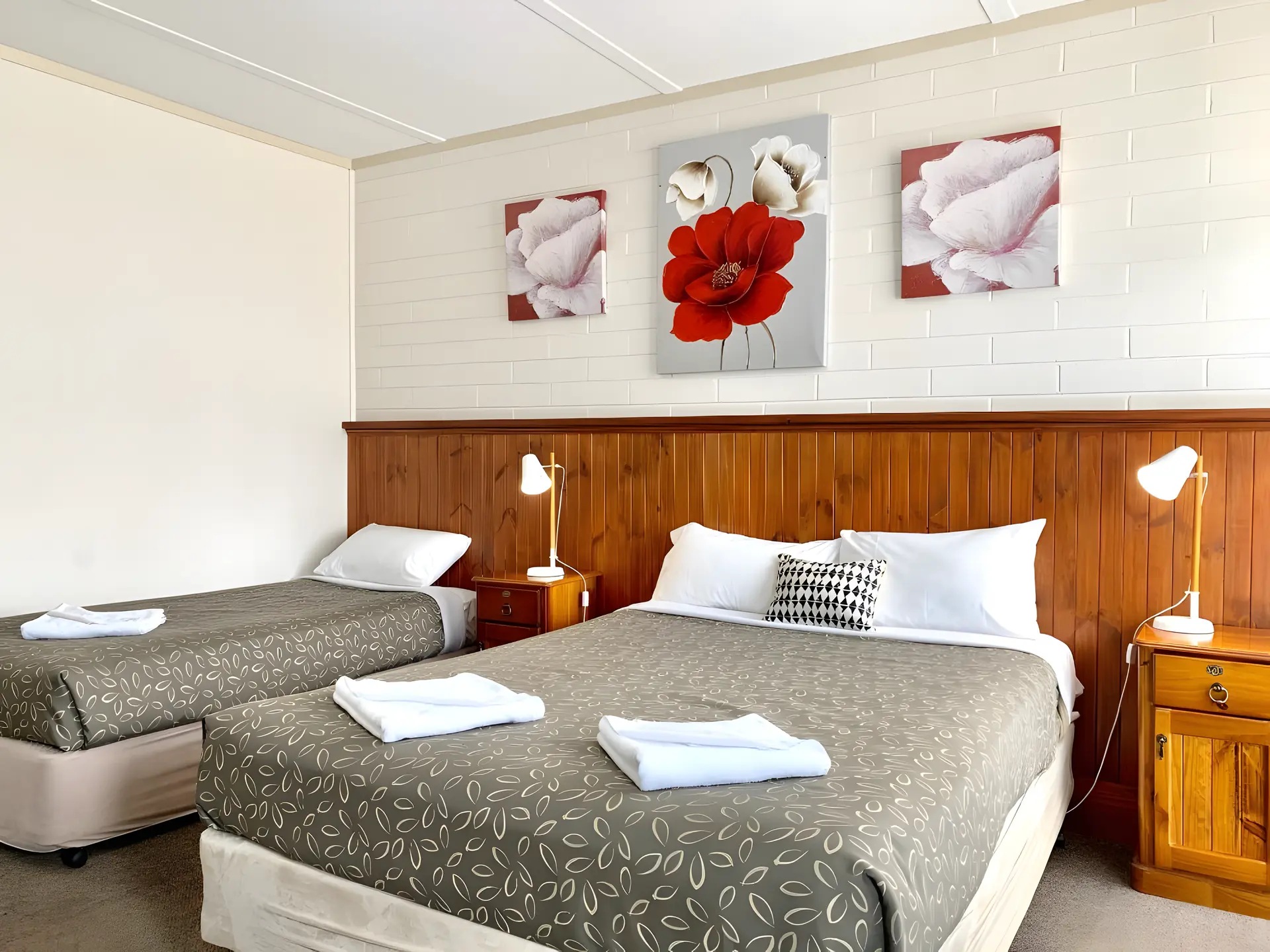 Budget Twin Room Upstairs