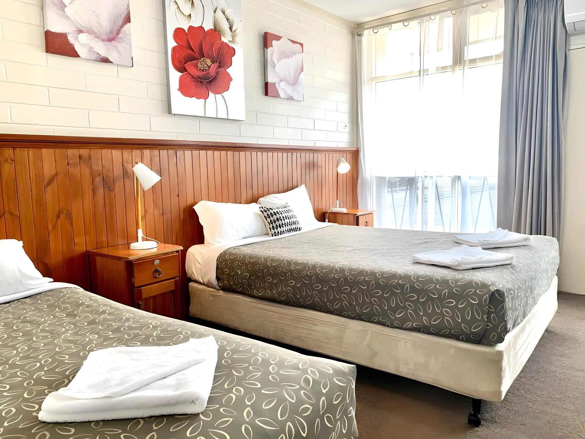 Budget Twin Room Upstairs