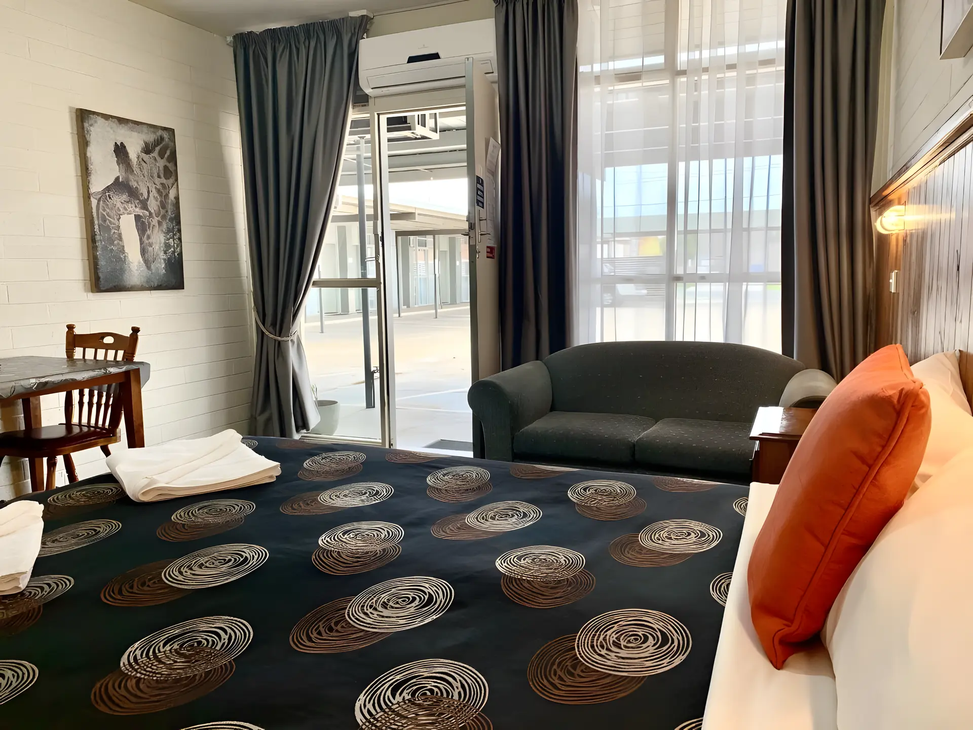 Standard Queen Room
