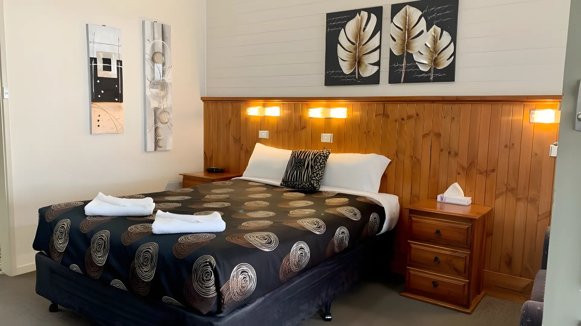 Standard Queen Room