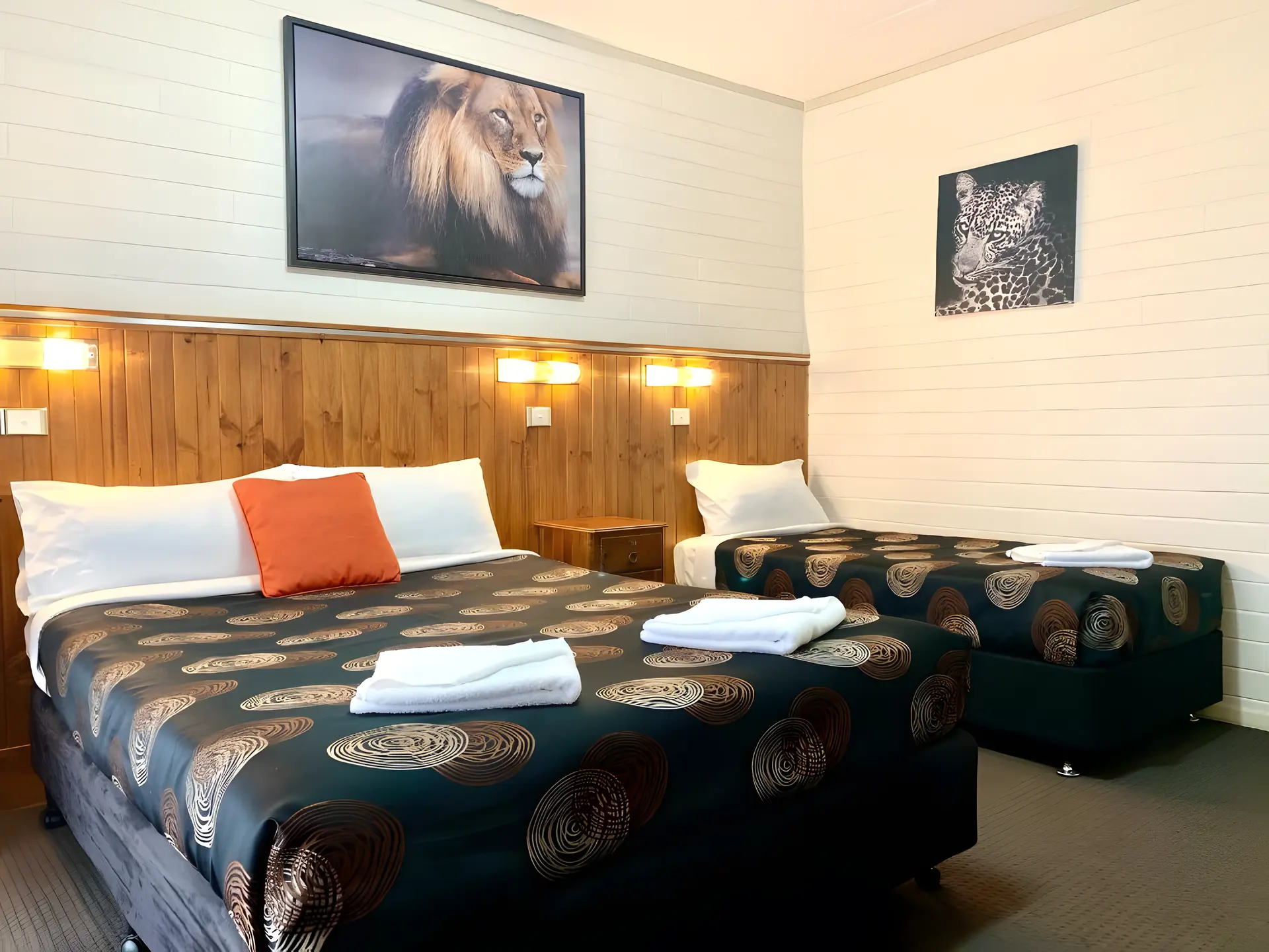 Standard Twin Room