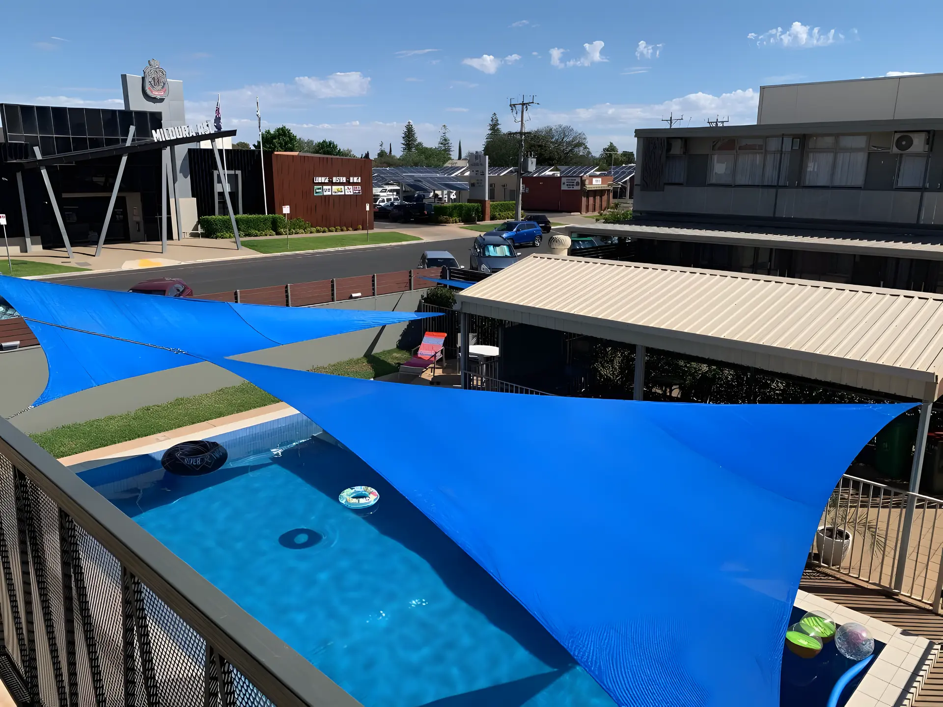 Apartment overlooking Pool