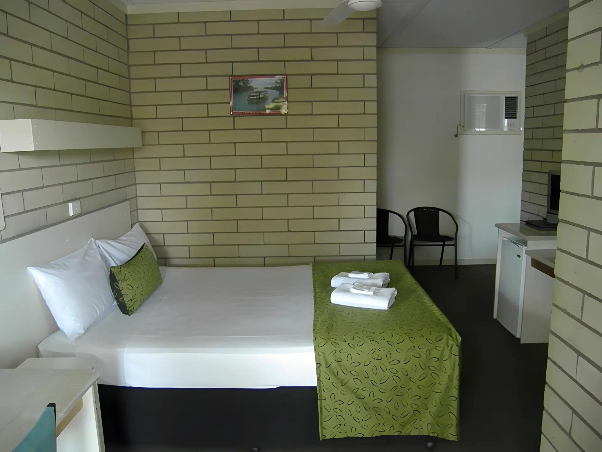 Deluxe Family Room