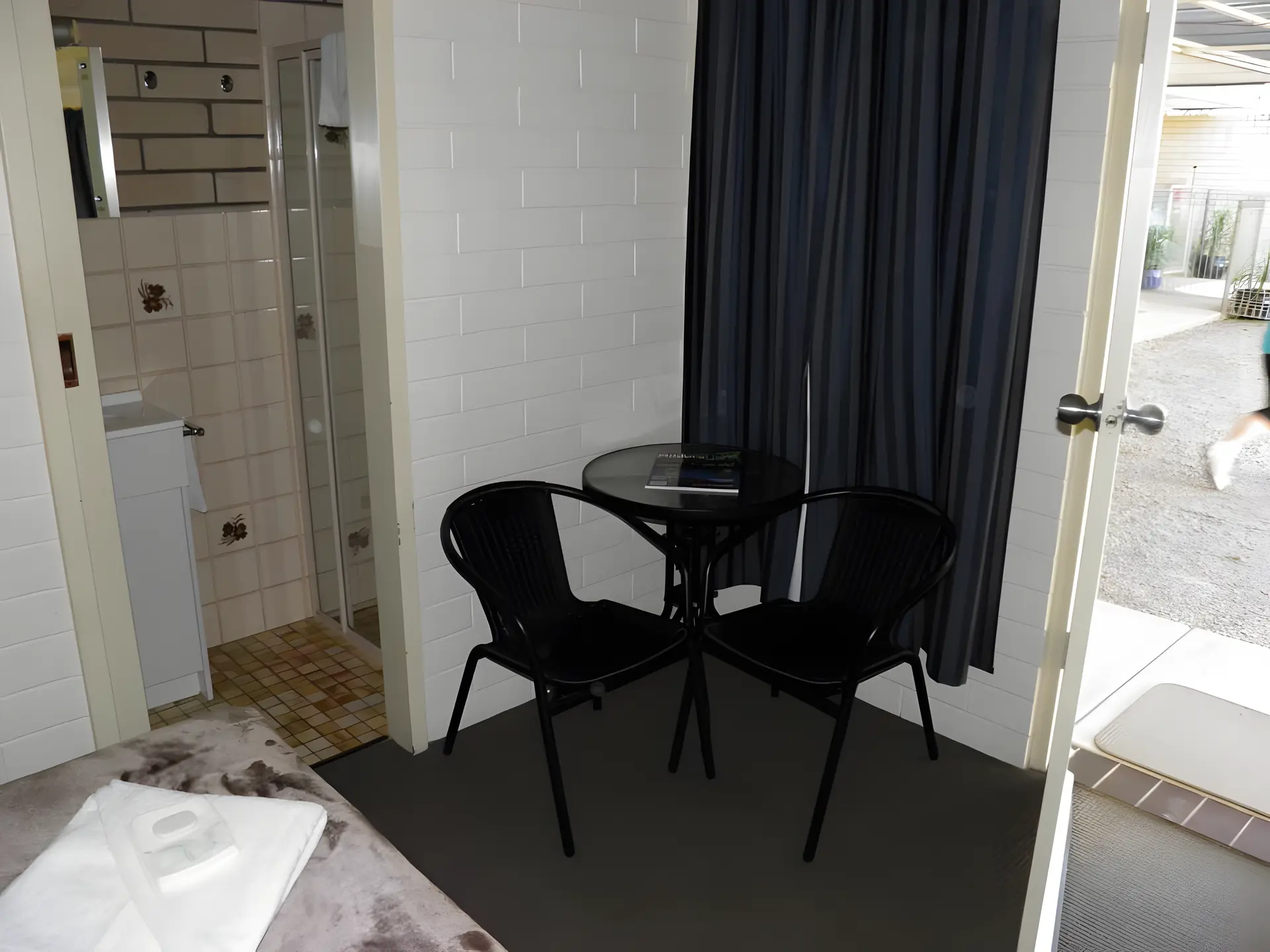Small Budget Room
