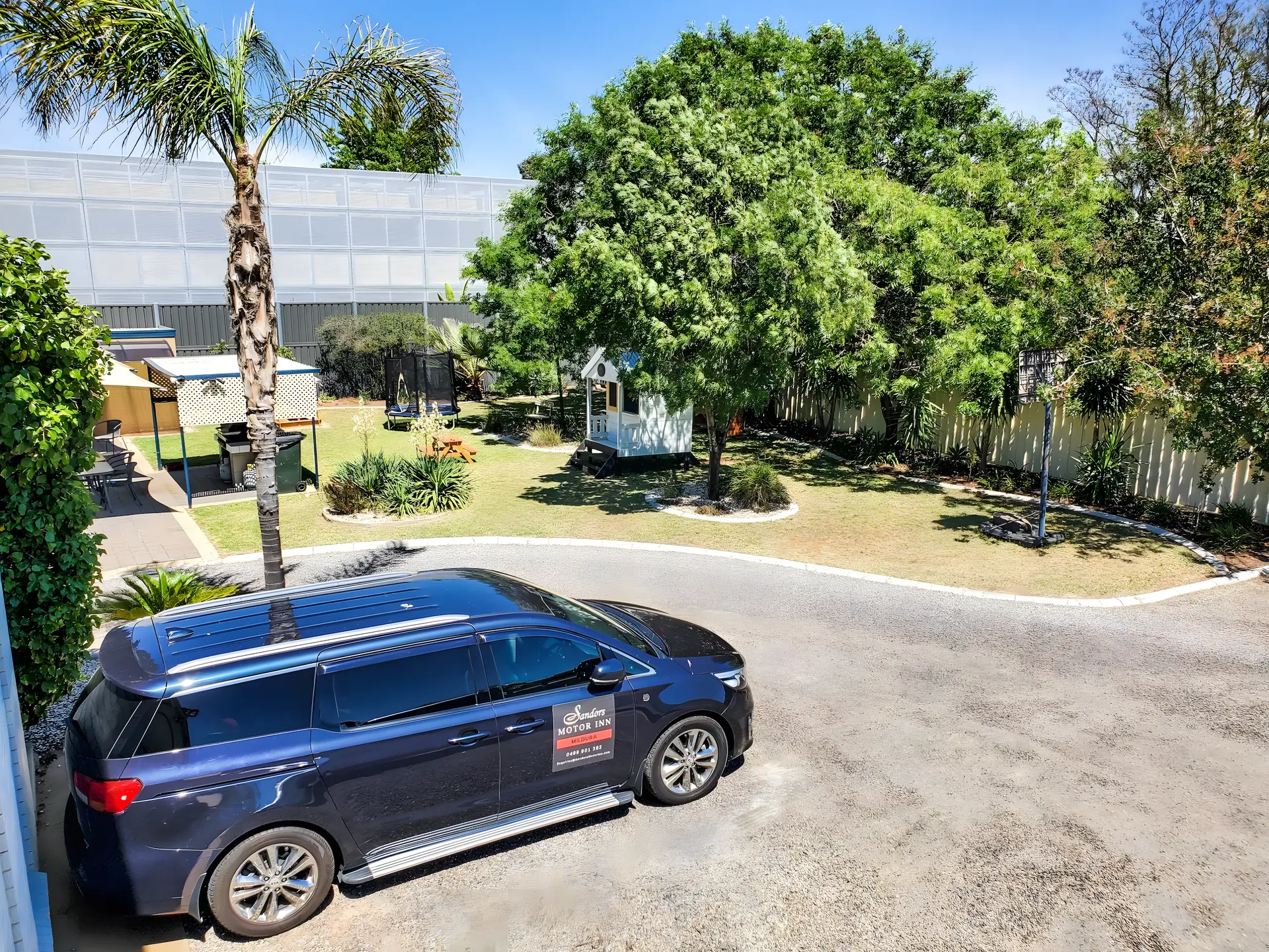 Sandors Motor Inn