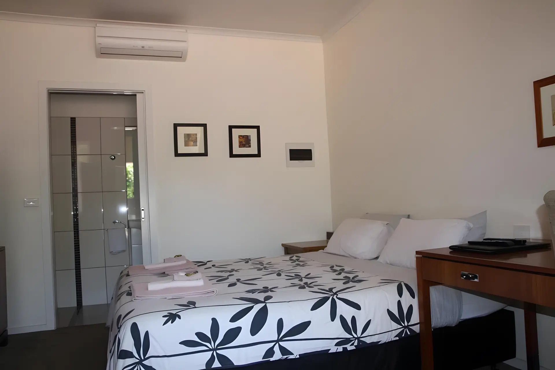 King Room Wheelchair-Friendly