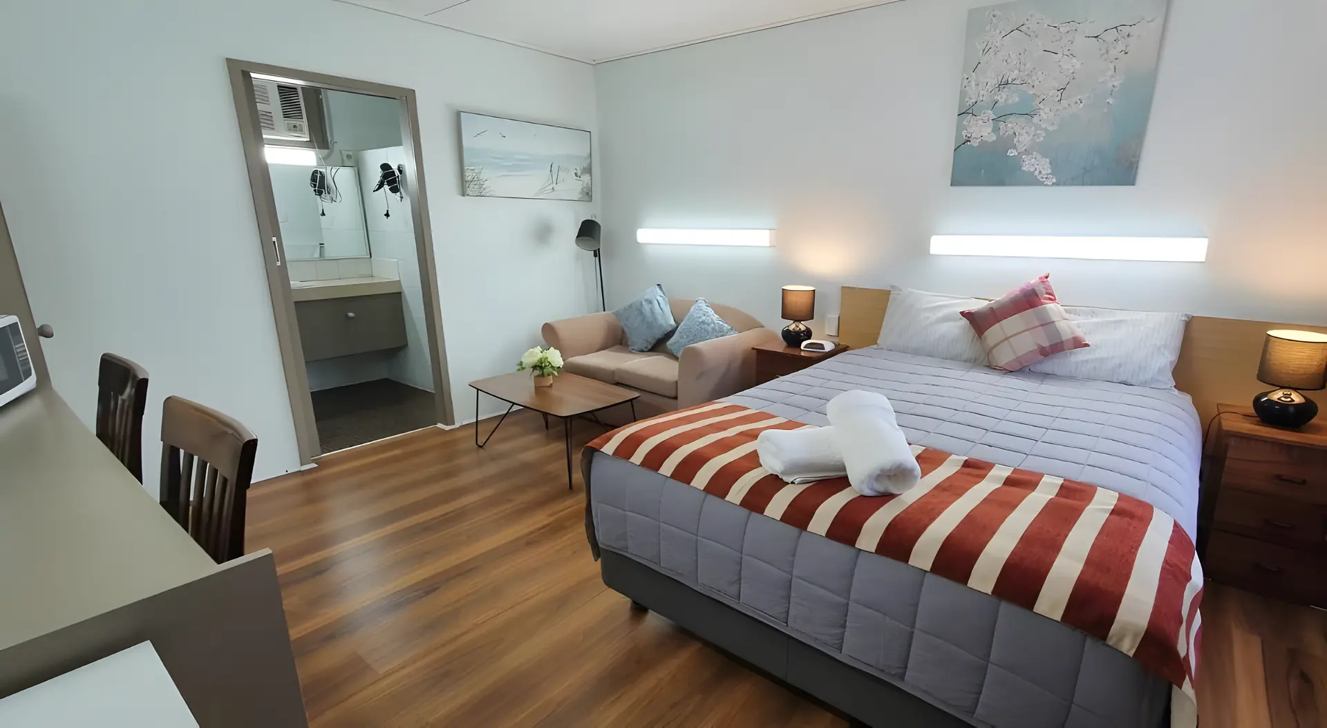 Deluxe Queen Room