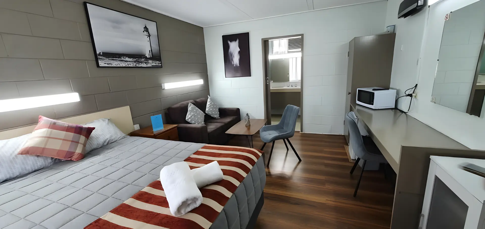 Deluxe Queen Room